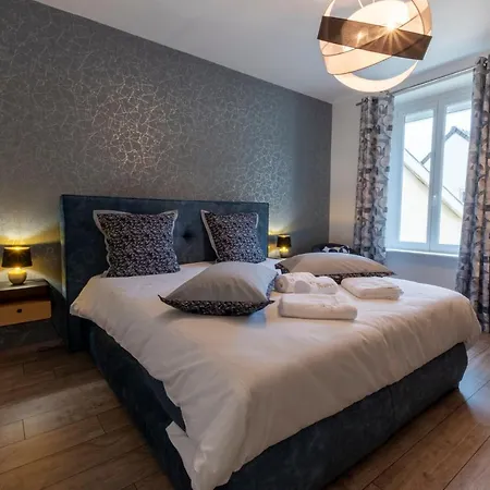 Holiday home L'or Des Fontaines 10 Personnes