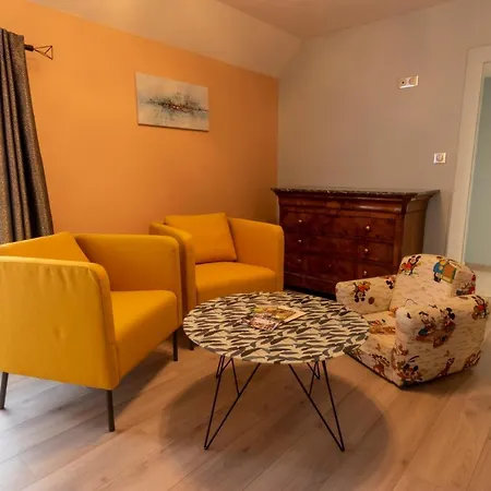 L'or Des Fontaînes 10 Personnes * Troissy