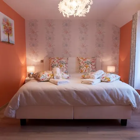 Holiday home L'or Des Fontaines 10 Personnes Troissy